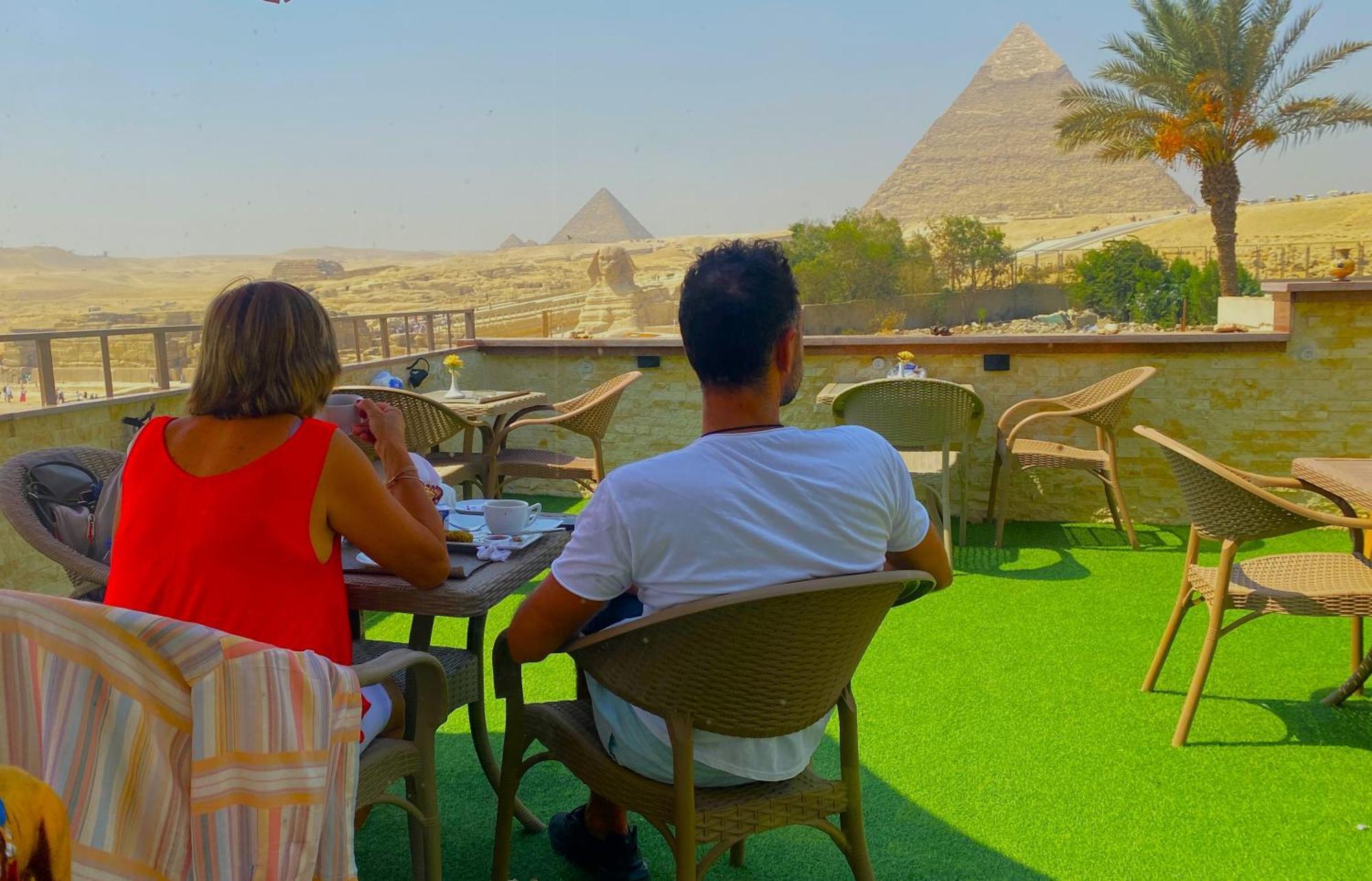 Seven Pyramids Panoramic View Inn Kafret el-Gabal Zewnętrze zdjęcie