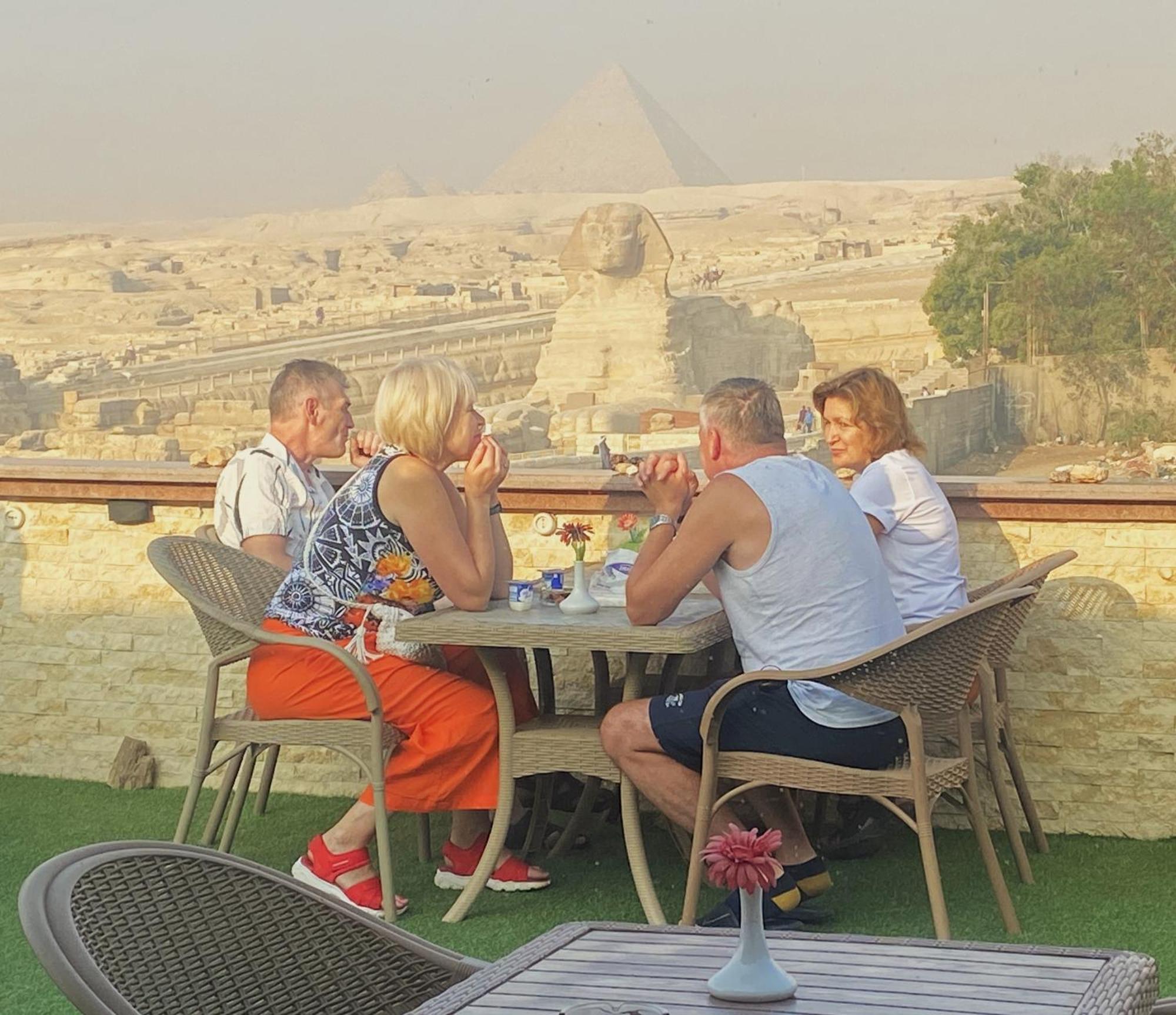Seven Pyramids Panoramic View Inn Kafret el-Gabal Zewnętrze zdjęcie